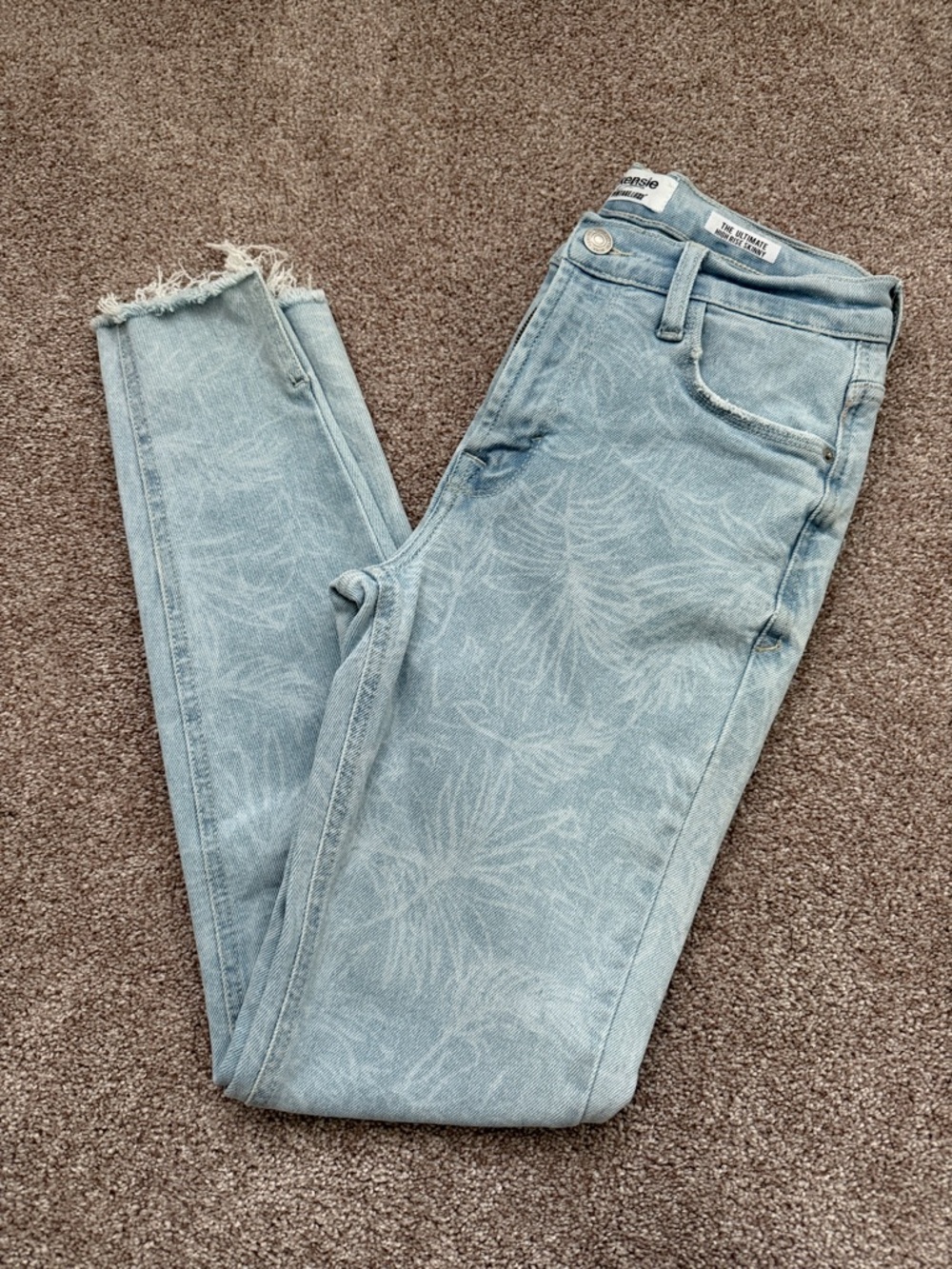 Kensie Light Blue High-Rise Skinny Jeans with Subtle Leaf Print 4/27
